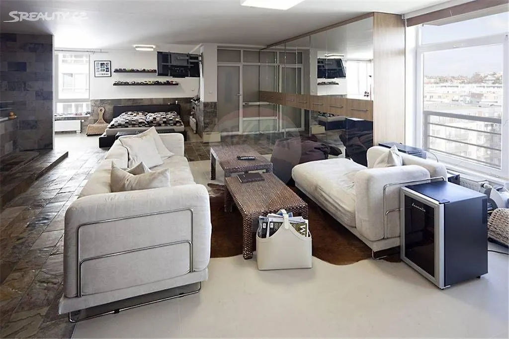 Luxury Apartment With Sauna location
